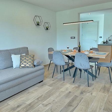 Apartments Lipa Plac بوستوينا المظهر الخارجي الصورة
